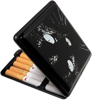 SMÅ JULEGAVE TIL HENDE. Sort etui til cigaretter med hvide katteøjne