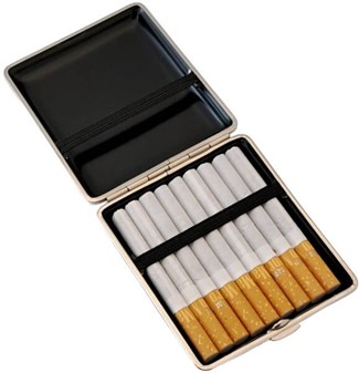 UNIK JULEGAVE TIL HAM. Læder cigaretetui i kirsebærfarve til mænd