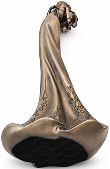 BRYLLUPSFIGURER. Smuk bronze skulptur af brudepige med lilje