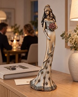 BRYLLUPSFIGUR. Smuk bronze figur af bruden med en bryllupsbuket