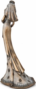 BRYLLUPSFIGUR. Smuk bronze figur af bruden med en bryllupsbuket