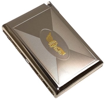 GAVE TIL SVIGERFAR. Cigaretetui metal med lighter, 18 cigaretter