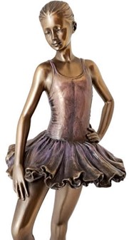 GAVE TIL EN BALLERINA. Attraktiv ballerina figur til stue dekoration