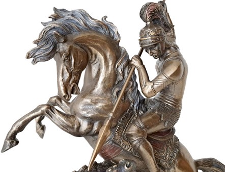 Eksklusiv Sankt Jørgen og dragen figur. Styrke, tro og sejr i bronze
