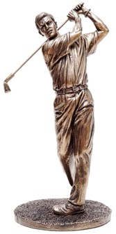 GAVE TIL EN GOLFSPILLER. Imponerende, dekorativ golfspiller figur