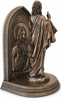 Jesu Hellige Hjerte. Smuk religiøs figur i form af en unik bogstøtte