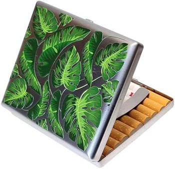 Stilfuldt Metal Cigaretetui i Grøn - Etetui med fingerphilodendron.