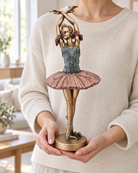 BALLERINA FIGUR. Danserinde figur som romantisk gave til hende