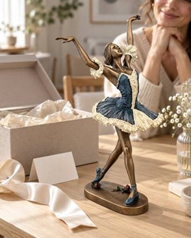 SMÅ GAVER TIL PIGE. Smuk og billig bronzefigur af ballerina i dans