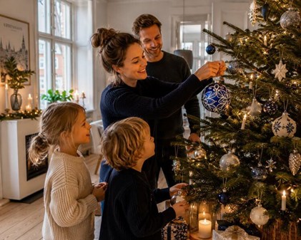 Julepynt til juletræ. Flot blå juletræskugle i glas fra Polen. Ø 10 cm