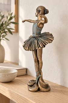 BALLETDANSER FIGUR. Enestående ballerina figur til en gave
