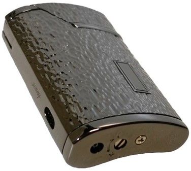 SØD GAVE TIL VENINDEN. Super og billig metal lighter i grafitfarve