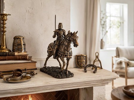 KNIGHTS FIGURER. Billig og unik figur som pynt til hjemmet og kontoret