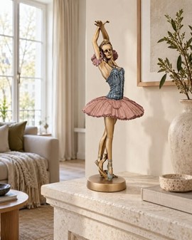 BALLERINA FIGUR. Danserinde figur som romantisk gave til hende