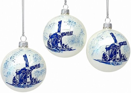 Billig julepynt. Julekugler i porcelæn hvid med hollandsk vindmølle