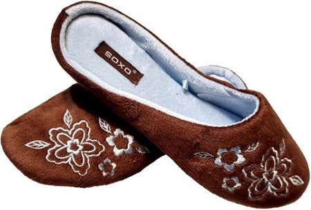 Bløde og fluffy dame slippers med broderi. To farver at vælge imellem