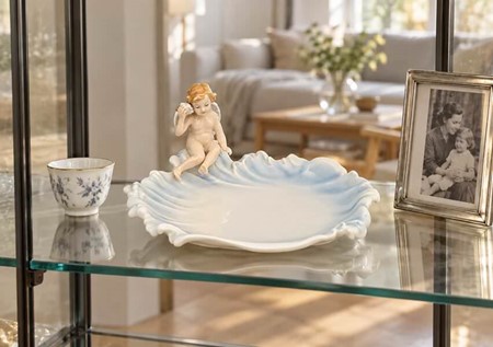 JULEBORD DEKORATION. Elegant porcelæn tallerken med englemotiv