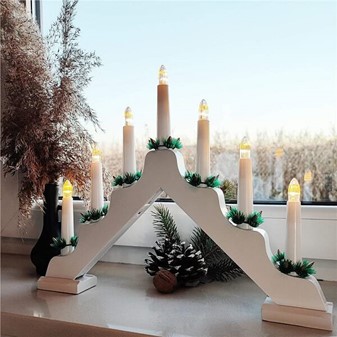 ADVENTSSTAGE MED 7 LED LYS. Flot julepynt, batteri julestage hvid