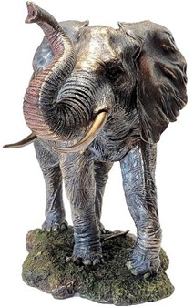 ELEFANT FIGUR. Udsøgt og imponerende stor figur af afrikansk elefant