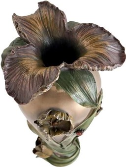 Tulipan vase til tørrede blomster. Kunst og natur i ét tidløst design
