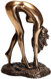 Romantisk bronze figur af en ung nøgen kvinde i provokerende positur