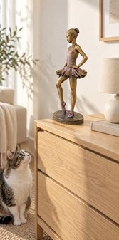 GAVE TIL EN BALLERINA. Attraktiv ballerina figur til stue dekoration