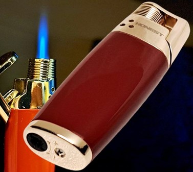 GODE GAVER TIL KÆRESTEN. Smuk og billig gylden-rød Lighter til kvinder