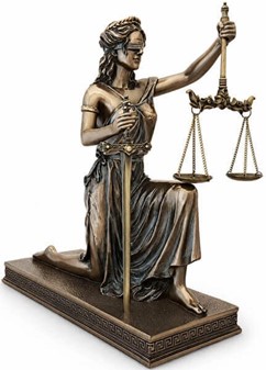 Eksklusiv Justitia figur. Perfekt gave til jurister og nyuddannet