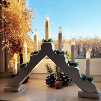 ADVENTSSTAGE MED 7 LED LYS. Flot julepynt, batteri julestage hvid