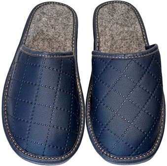 KVINDERS HJEMMESKO PÅ EN GUMMISÅL. Klassiske dame slippers i mørkeblå