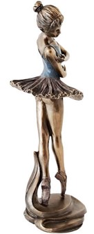 GAVE TIL SØSTER. Dekorativ gave figur af en ballerina i dans