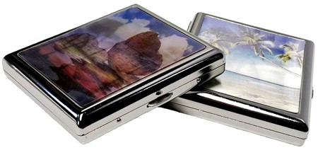 ÅRSDAGS GAVE TIL HAM. Cigaretetui med hologrammer. 20 stk cigaretter