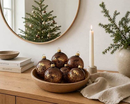 Brune Julekugler. Gennemsigtige julekugler blank med gyldne svampe