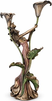 GOD BRYLLUPSGAVE. Art Nouveau lysestage - figur, en kvinde med lilje