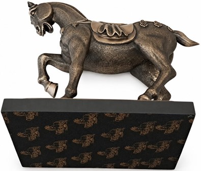 Gave til Rytter. Bronze Hestefigur. Symbol på Styrke, Frihed, Skønhed