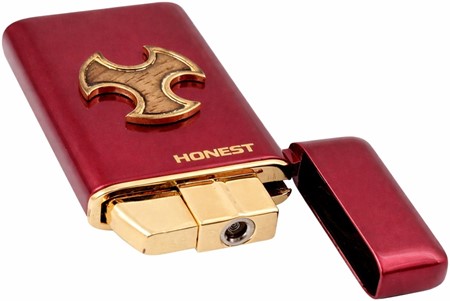 Unik rød turbo lighter. Elegant gave til hende med kraftig flamme