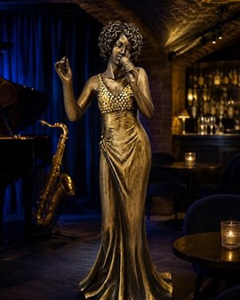 Jazz Diva Figur – En Elegant Gave til Musikelskere og Sangere