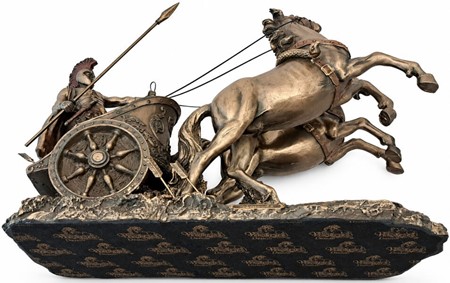 GAVEN TIL HAM PÅ 60. Smuk bronze figur af Achilleus i sin stridsvogn