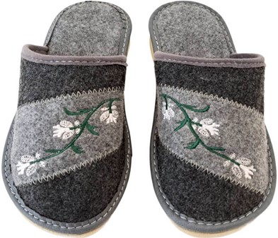 Dame hjemmesko i filt med broderi. Lette, varme og billige