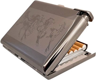 Cigaret etui metal med lighter. Elegant grafitdesign med heste