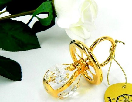 SYMBOLSK BRYLLUPSGAVE. Forgyldt sut til baby med Swarovski krystaller