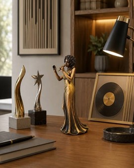 Jazz Diva Figur – En Elegant Gave til Musikelskere og Sangere