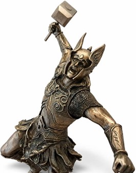 Thor Figur med Mjølner – Eksklusiv Statue til Det Moderne Hjem