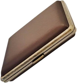 Elegant brunt cigaretetui i metal til 18 stk. - Holdbart & stilfuldt