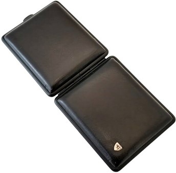Eksklusiv Vom Hofe cigaretetui i kunstlæder. Klassisk etui i sort