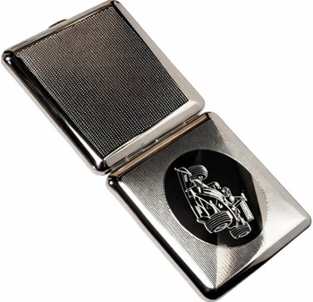 Praktisk tyske metal cigaret etui med et indgraveret F1 racerbil motiv