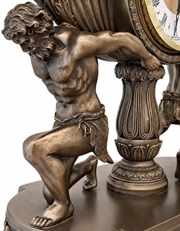 Tidløs Bronze Kaminur. Eksklusiv bryllupsgave og barok kunst i ét