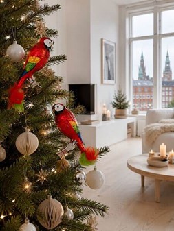 Julepynt til juletræ. Glas, flerfarvet papegøje med ægte fjer i halen