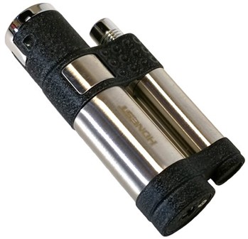 GAVE TIL HAM 30 ÅR. Billig, super cool stormlighter i sølv / sort