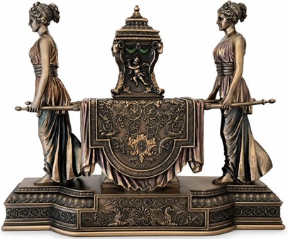 INSPIRATION TIL INDRETNING. Imponerende Art Deco ur i bærestol form